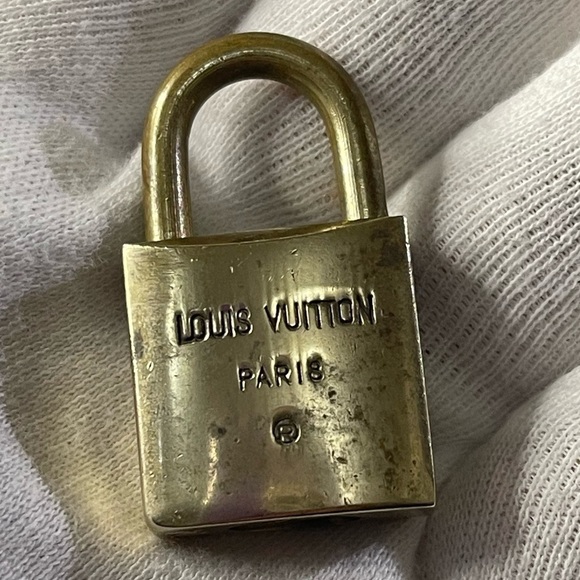 LOUIS VUITTON vintage lock set in #204 - Picture 5 of 10